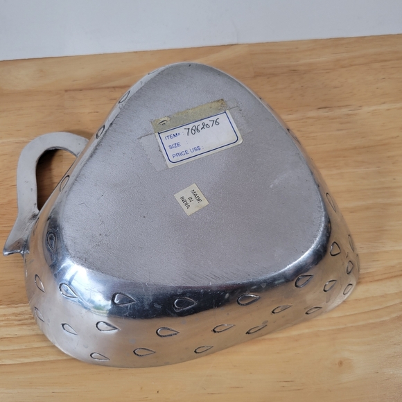 Pewter Decorative Bowl Beautiful Silver Strawberry Shaped Bowl - Picture 4 of 7